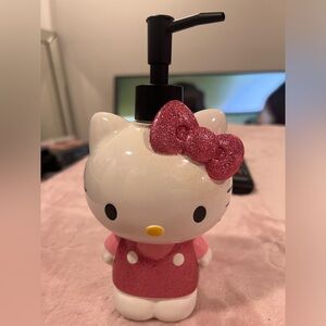 Soap dispenser “Hello Kitty “